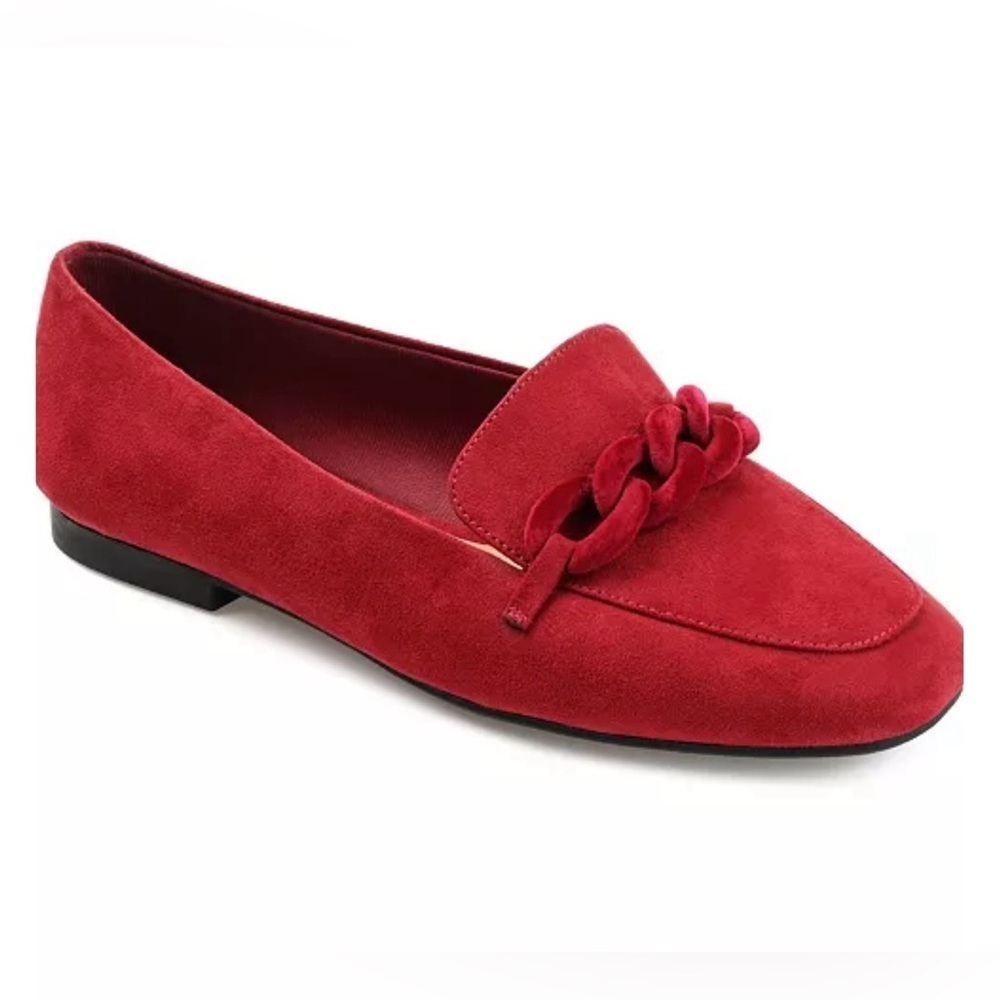NWT Journee Collection
Women's Cordell Chain Detail Loafers